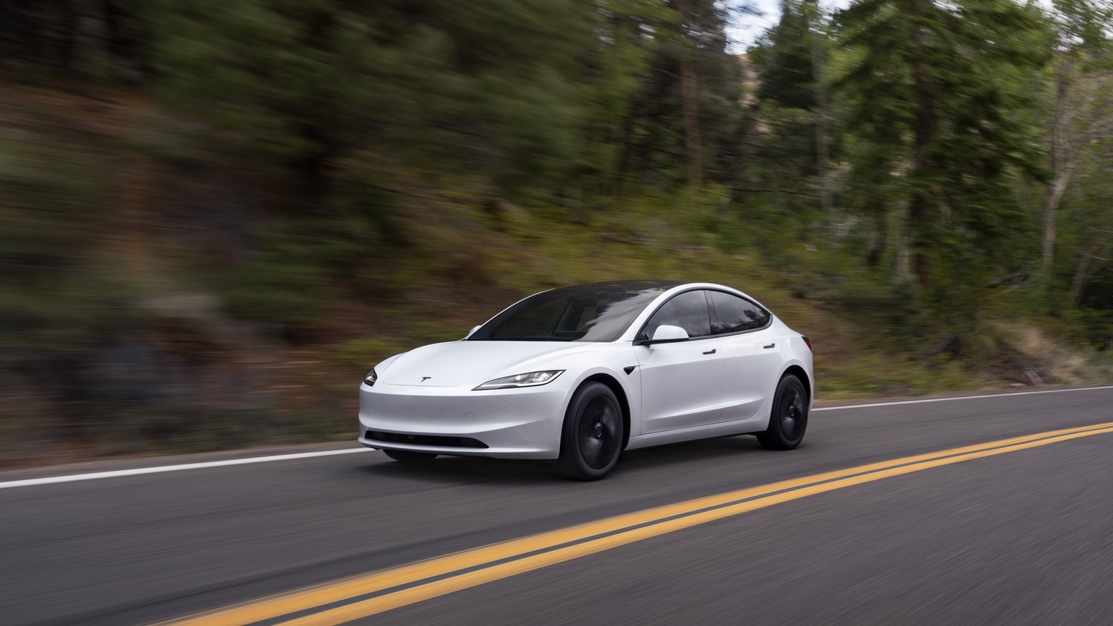 Tesla Model 3 circulando